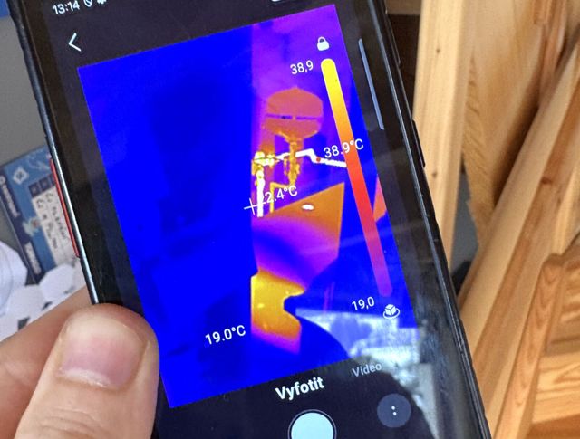 Měření teploty pomocí IR kamery připojené k telefonu
